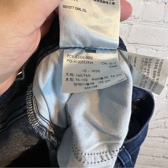 Women’s Levi’s Dark Wash Cropped Jeans size 10 - Picture 7 of 7
